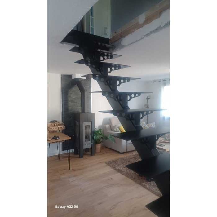 Escalier métallique droit sur mesure